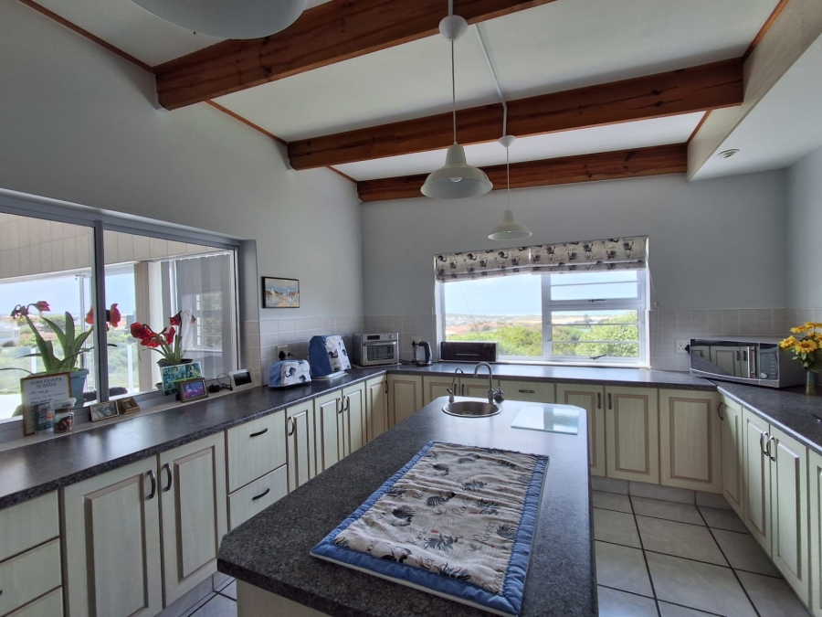 4 Bedroom Property for Sale in Stilbaai Wes Western Cape